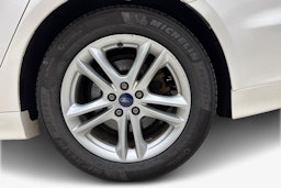valkoinen Ford Mondeo 2016 kuva 11.