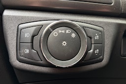 valkoinen Ford Mondeo 2016 kuva 20.