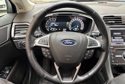 valkoinen Ford Mondeo 2016 kuva 21.