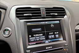 valkoinen Ford Mondeo 2016 kuva 23.