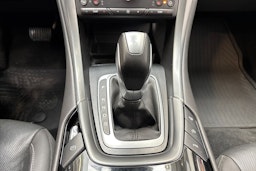 valkoinen Ford Mondeo 2016 kuva 28.