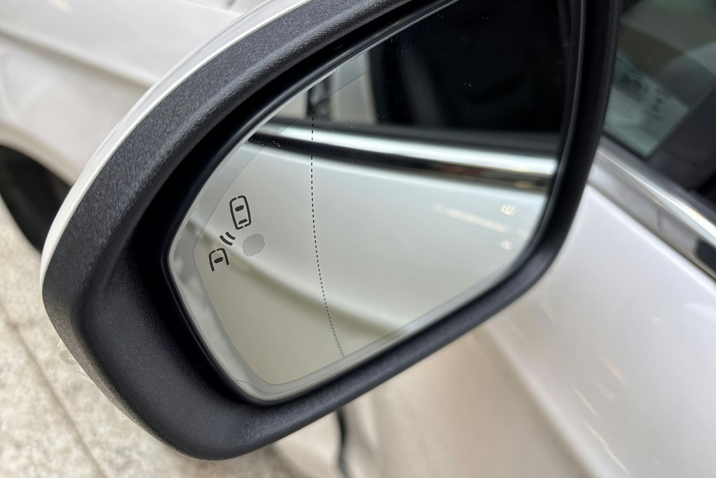 valkoinen Ford Mondeo 2016 kuva 30.