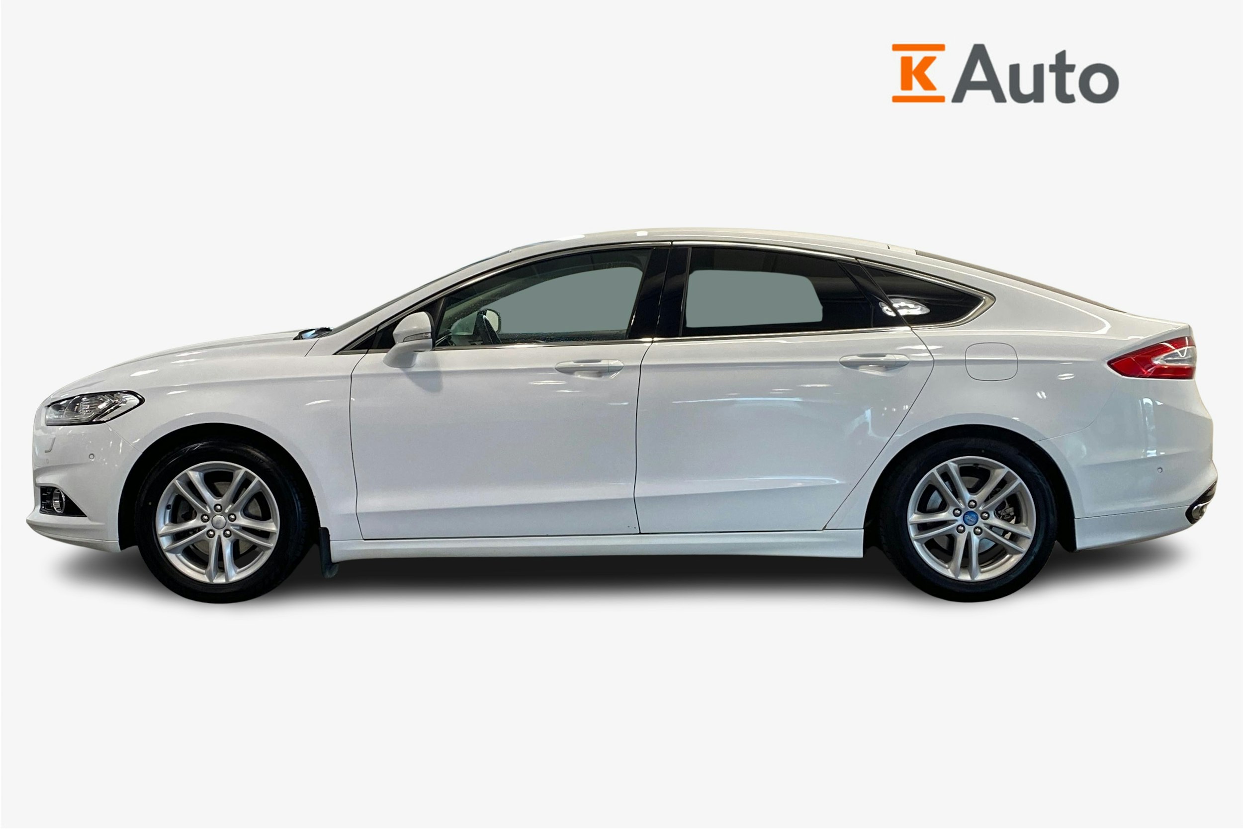 Valkoinen Ford MONDEO 2016 kuva 6.