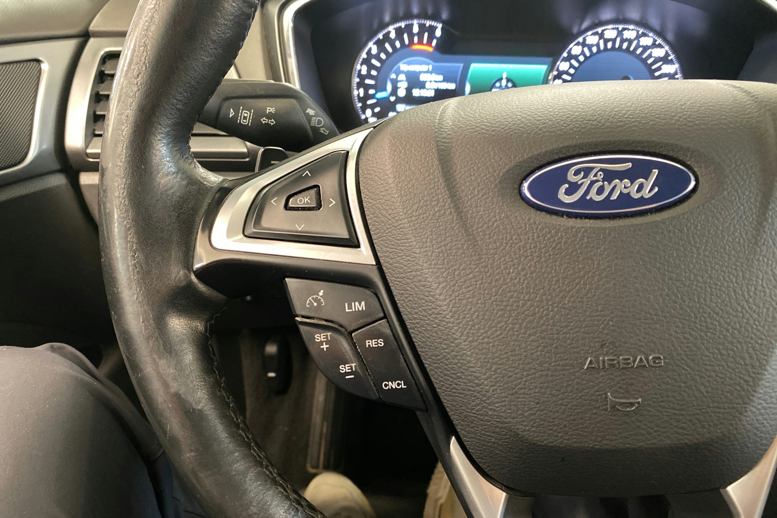 Valkoinen Ford MONDEO 2016 kuva 14.