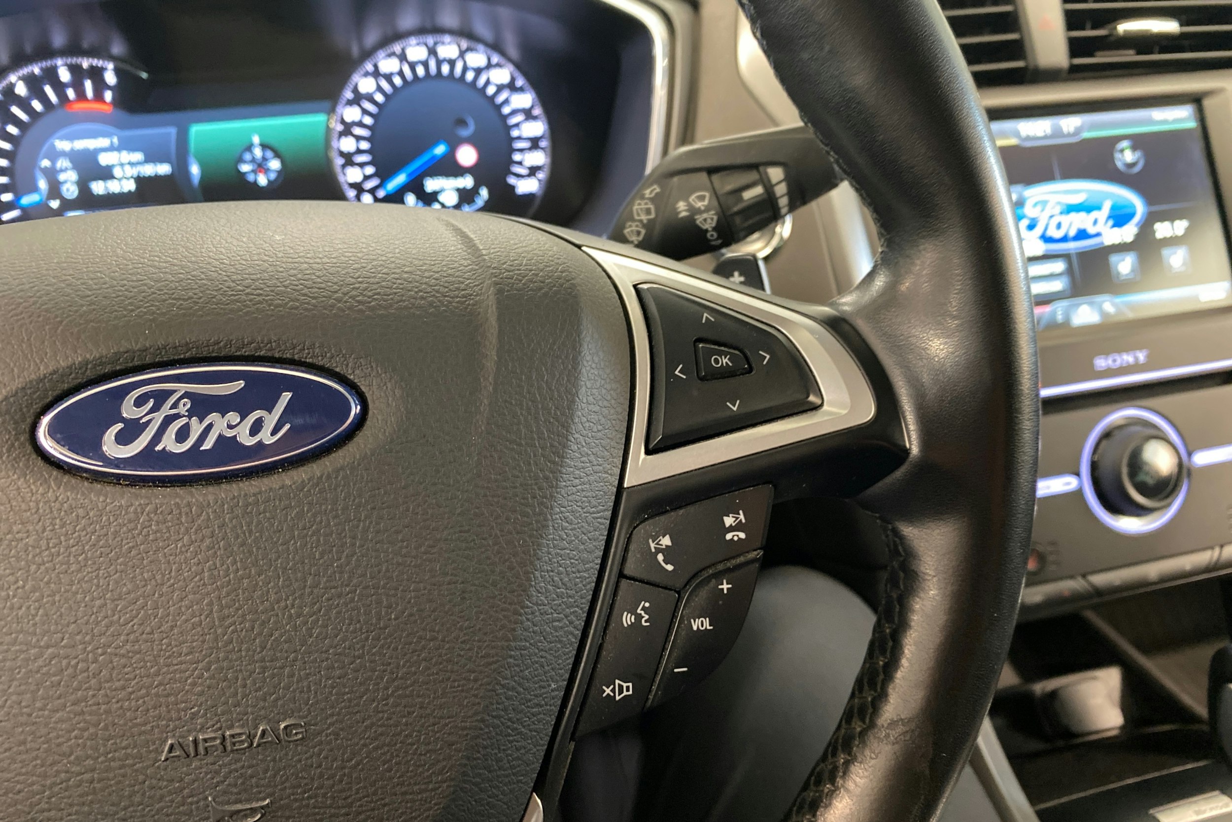 Valkoinen Ford MONDEO 2016 kuva 15.