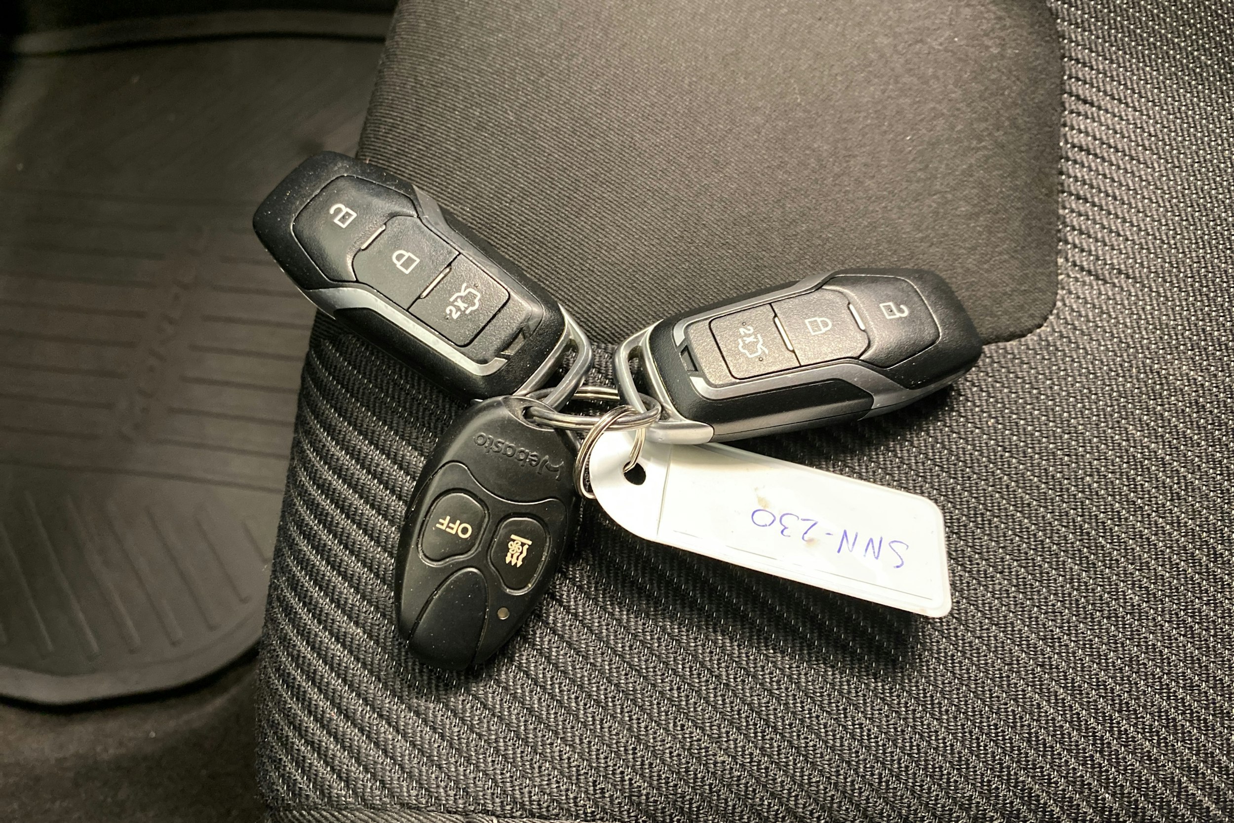 Valkoinen Ford MONDEO 2016 kuva 20.