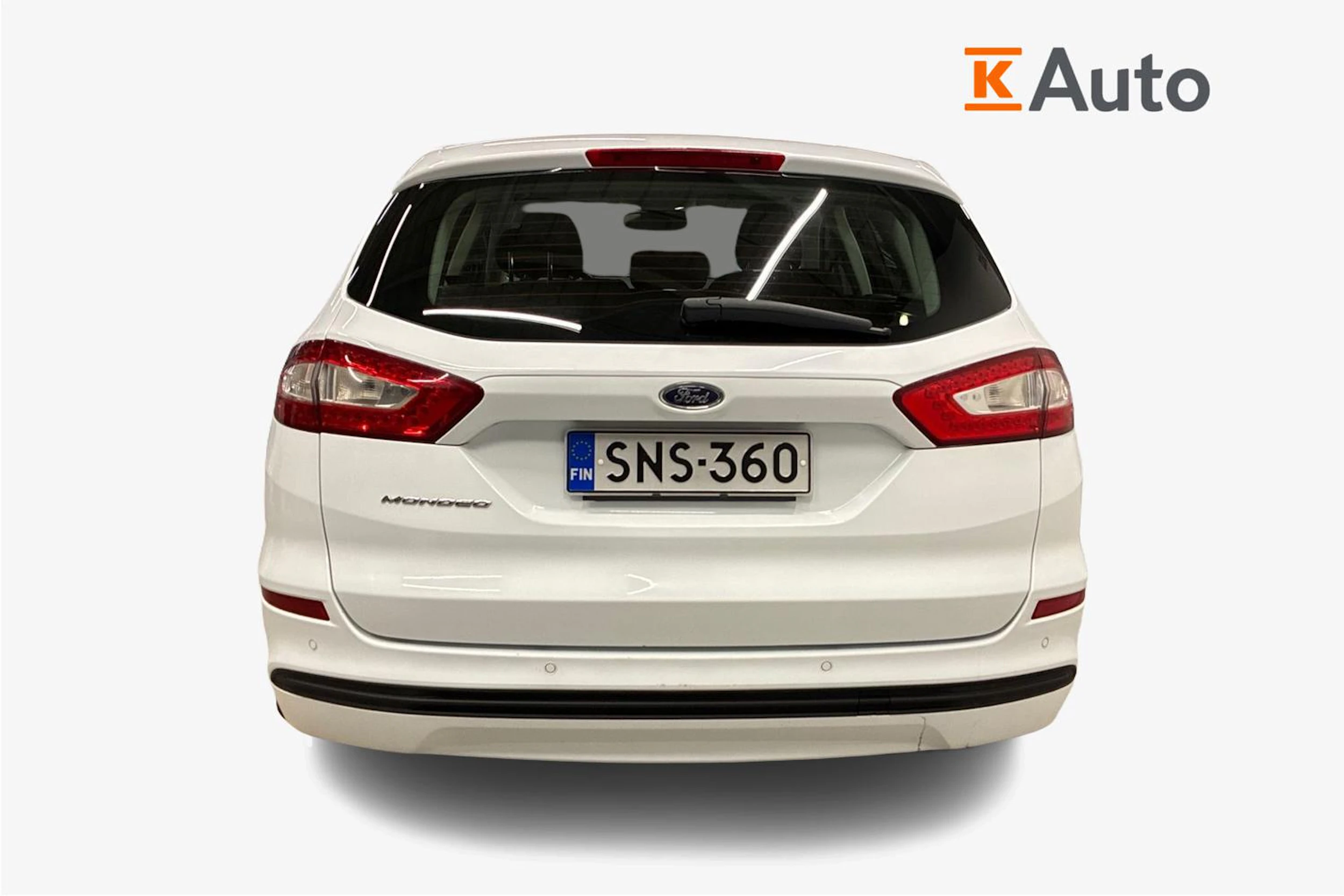 valkoinen Ford Mondeo 2016 kuva 3.