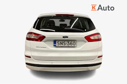 valkoinen Ford Mondeo 2016 kuva 3.