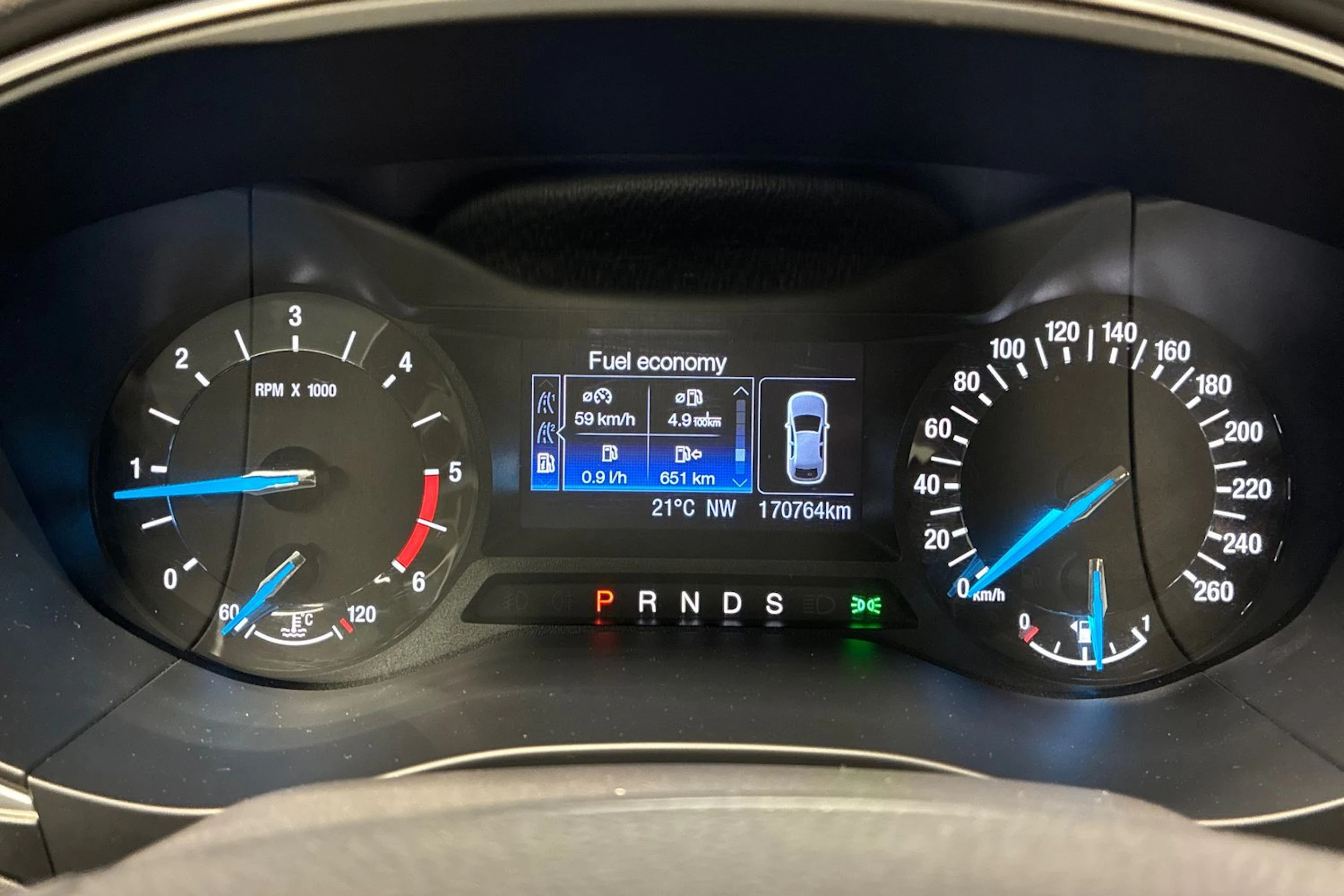 valkoinen Ford Mondeo 2016 kuva 12.