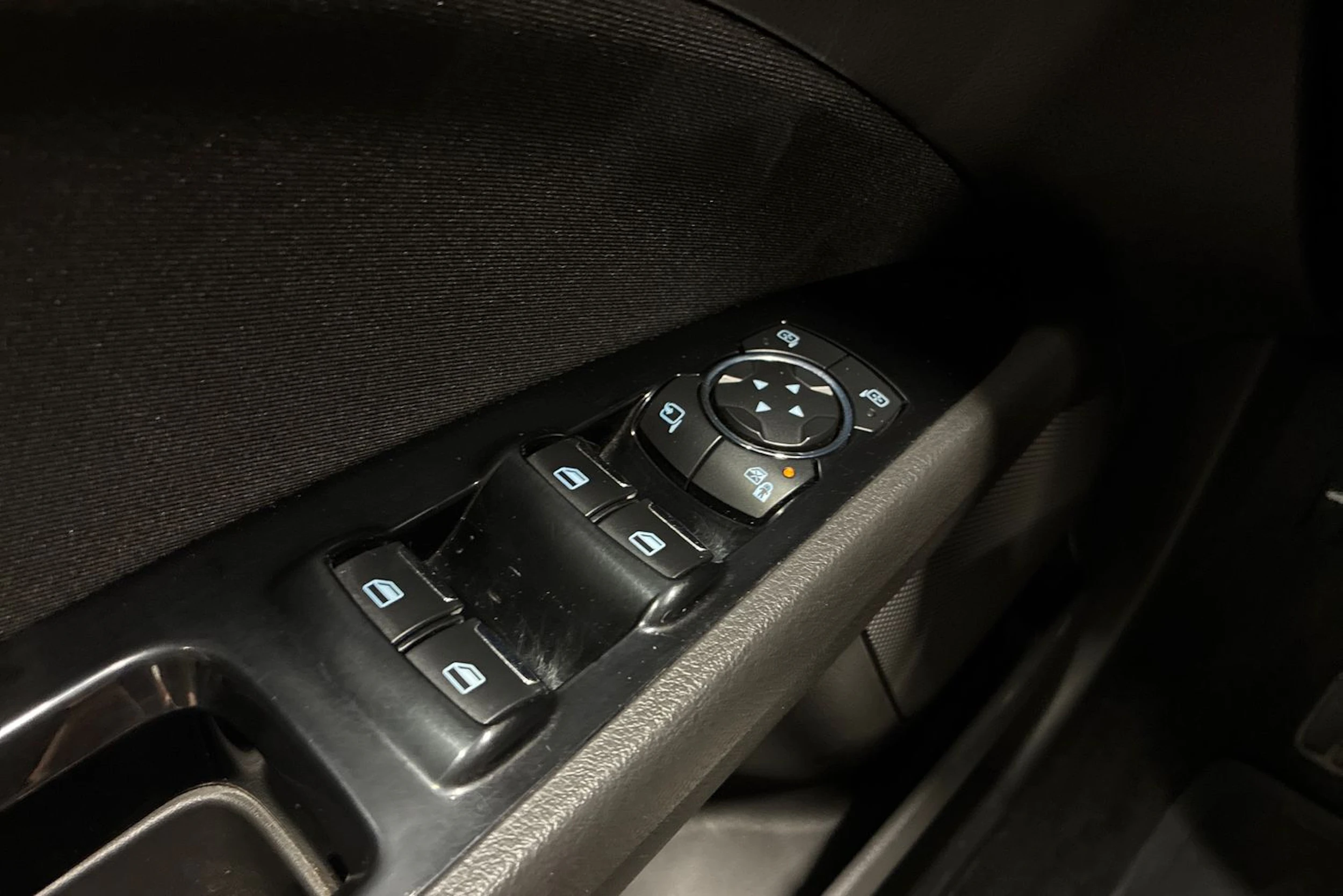 valkoinen Ford Mondeo 2016 kuva 16.