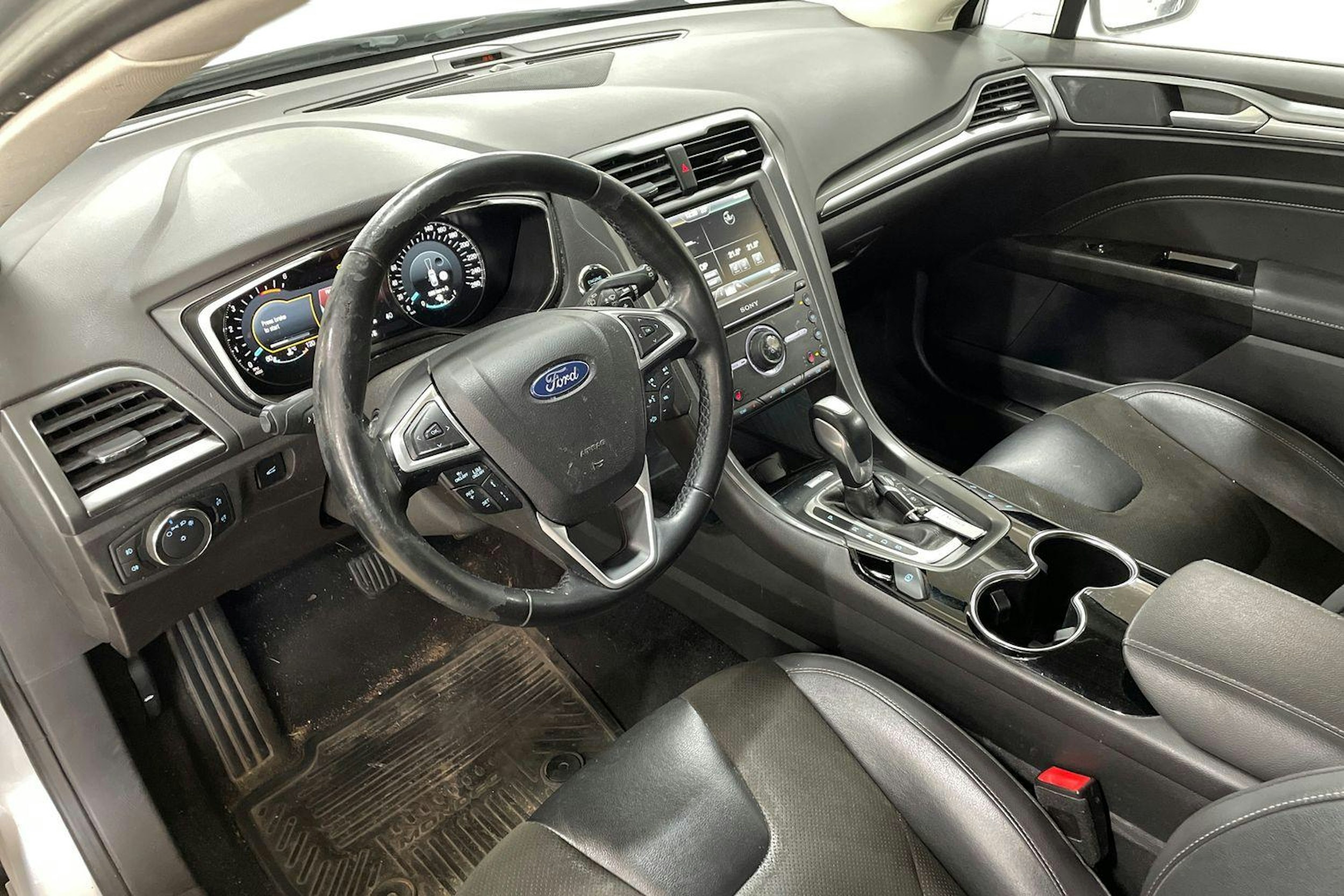 Harmaa Ford MONDEO 2016 kuva 3.