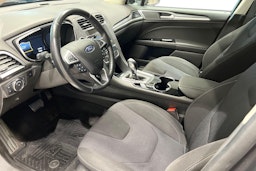 harmaa Ford Mondeo 2016 kuva 8.
