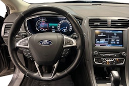 harmaa Ford Mondeo 2016 kuva 9.