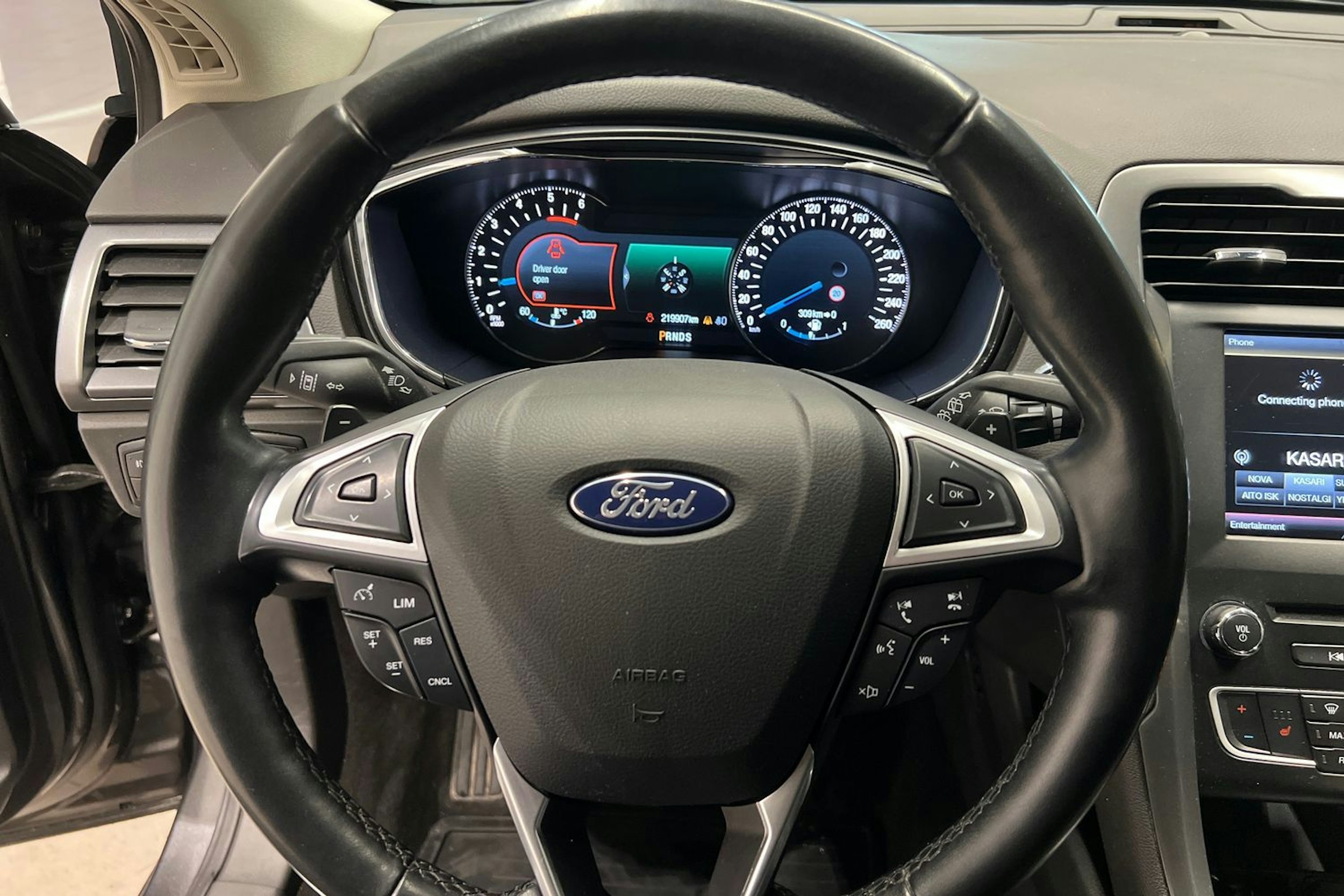 harmaa Ford Mondeo 2016 kuva 13.