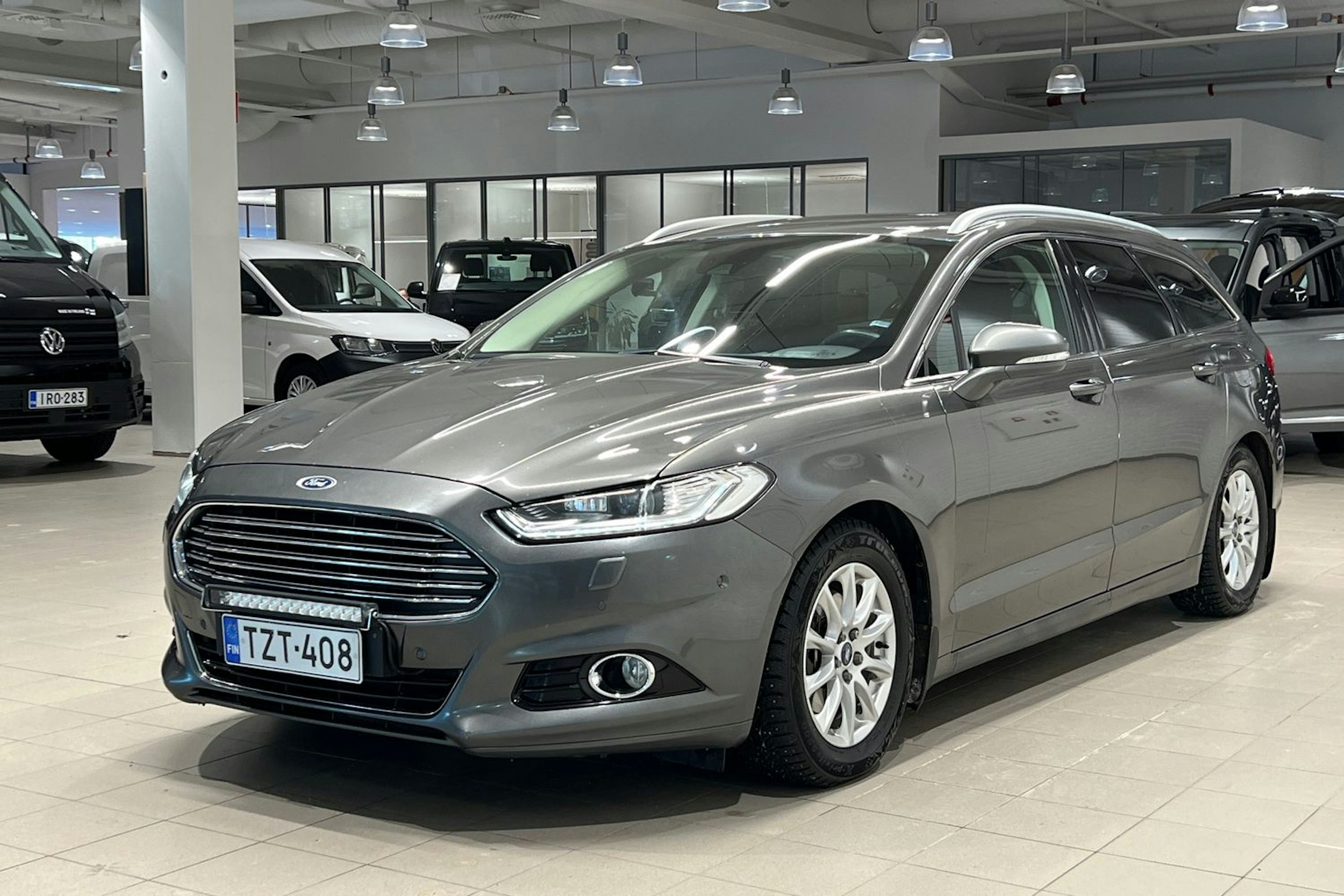 harmaa Ford Mondeo 2016 kuva 23.