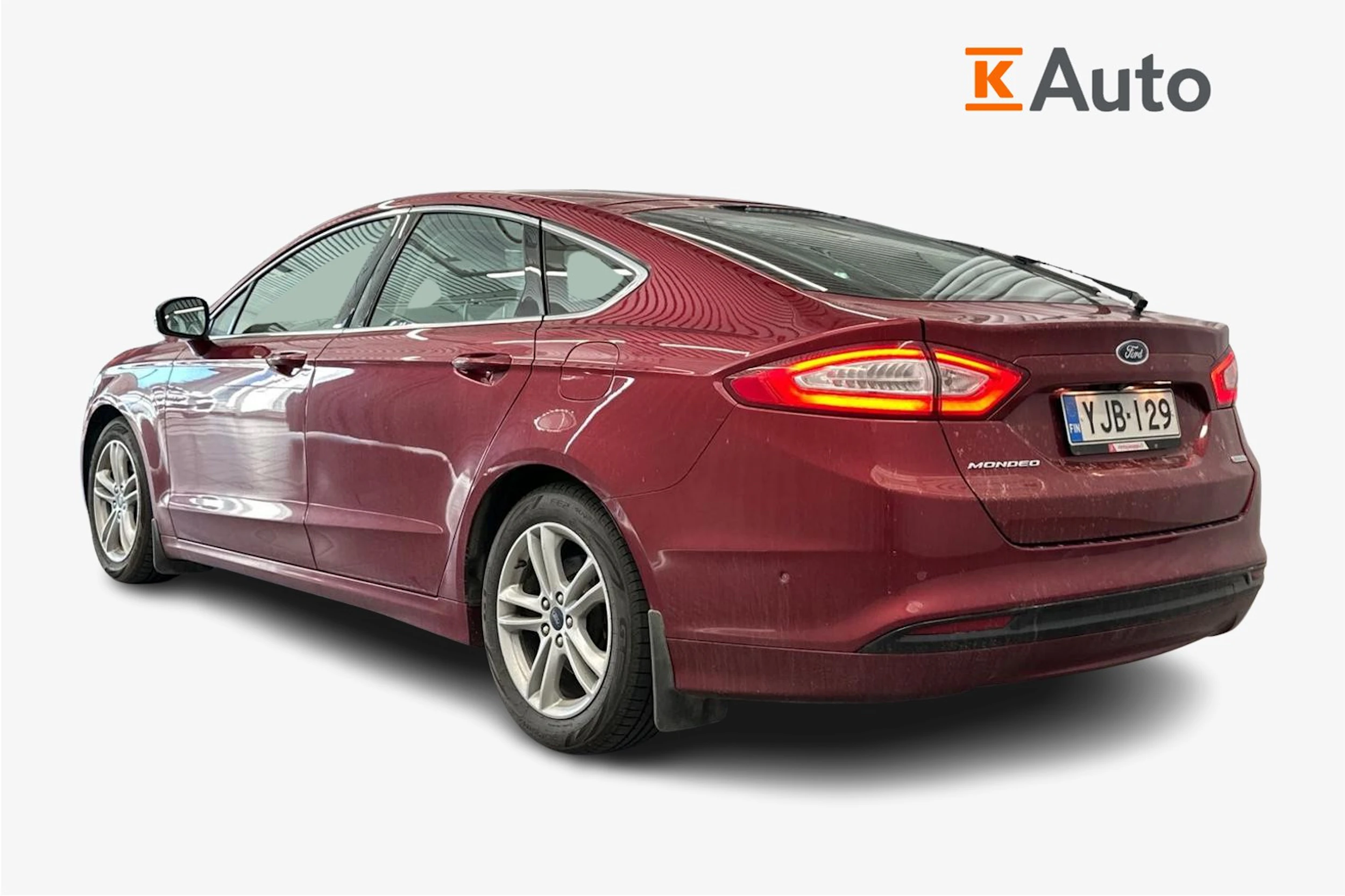 punainen Ford Mondeo 2016 kuva 2.
