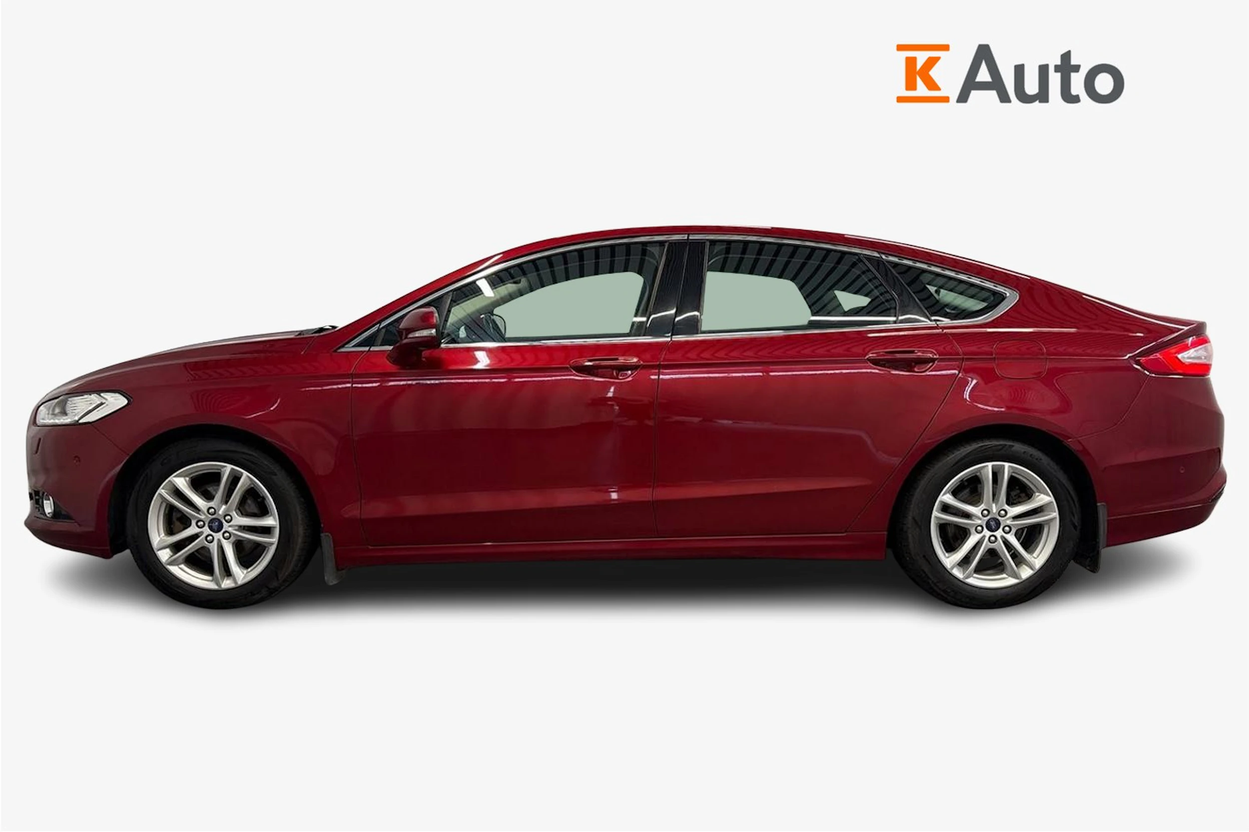 punainen Ford Mondeo 2016 kuva 5.