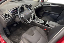punainen Ford Mondeo 2016 kuva 6.
