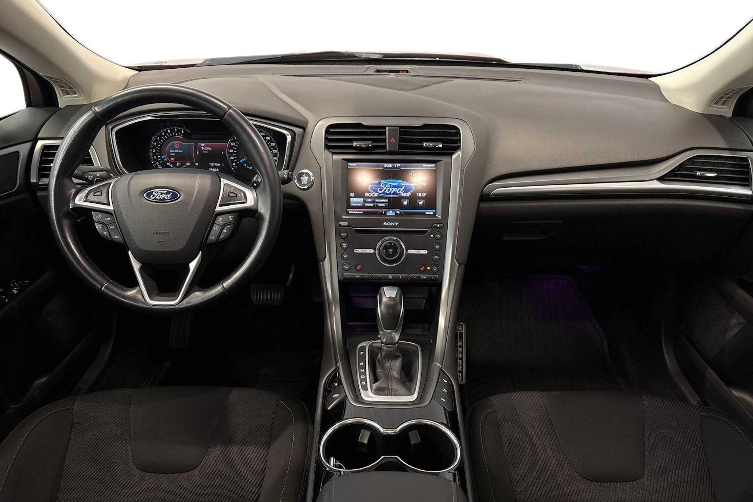 punainen Ford Mondeo 2016 kuva 7.