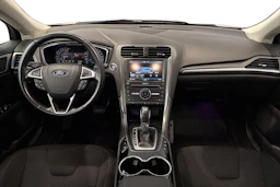 punainen Ford Mondeo 2016 kuva 7.