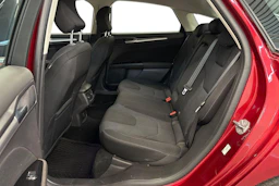 punainen Ford Mondeo 2016 kuva 8.