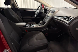 punainen Ford Mondeo 2016 kuva 12.