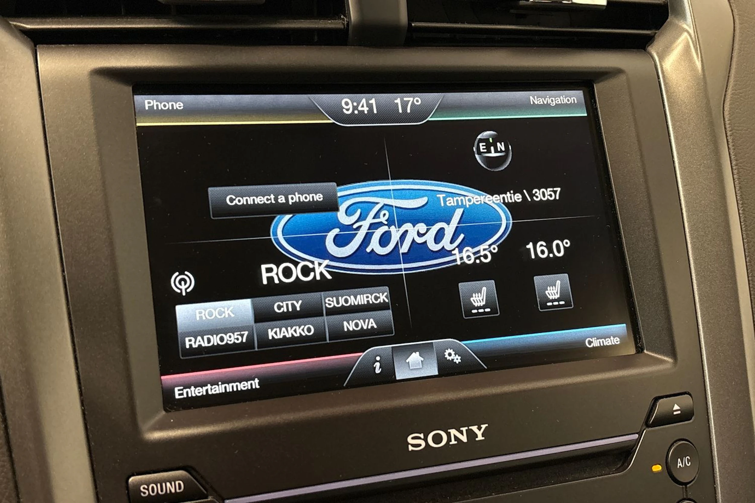 punainen Ford Mondeo 2016 kuva 16.