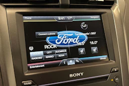 punainen Ford Mondeo 2016 kuva 16.