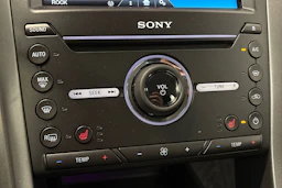 punainen Ford Mondeo 2016 kuva 22.