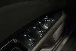 punainen Ford Mondeo 2016 kuva 28.