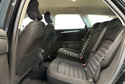 musta Ford Mondeo 2016 kuva 10.