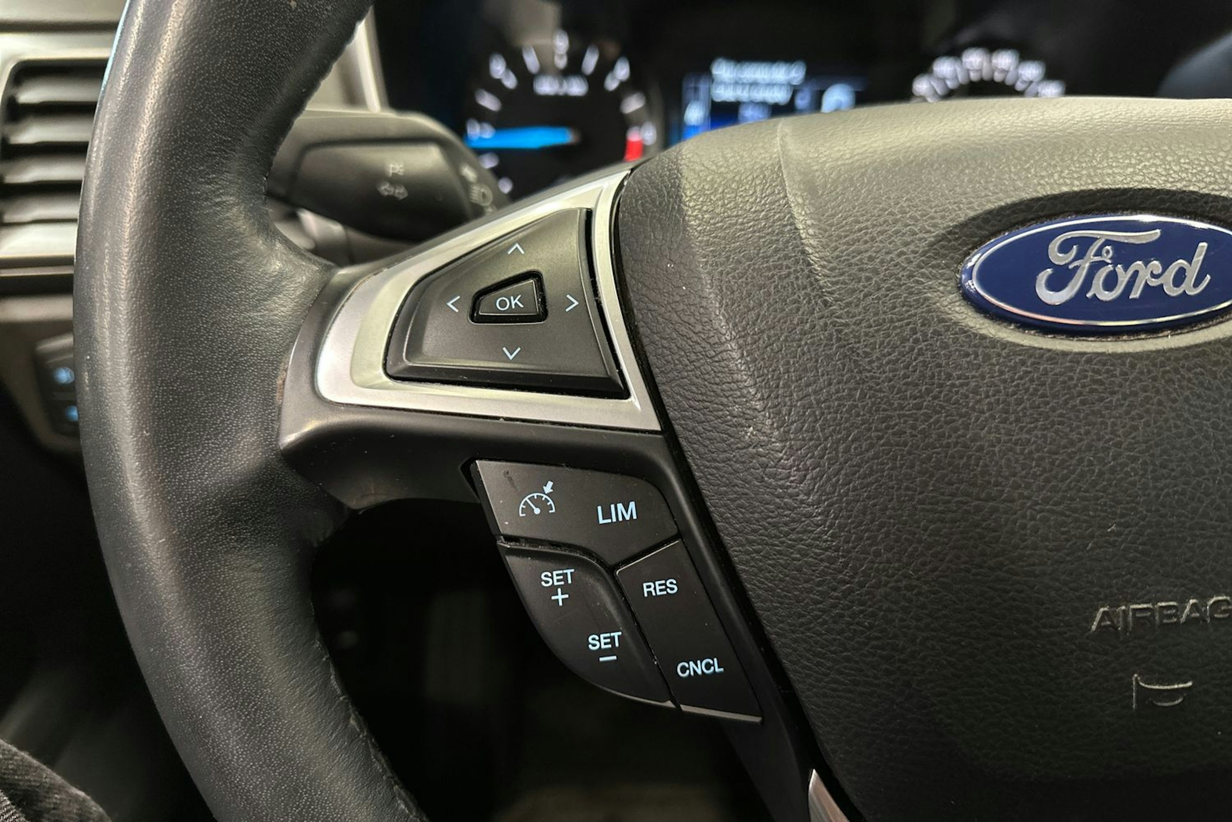 musta Ford Mondeo 2016 kuva 21.