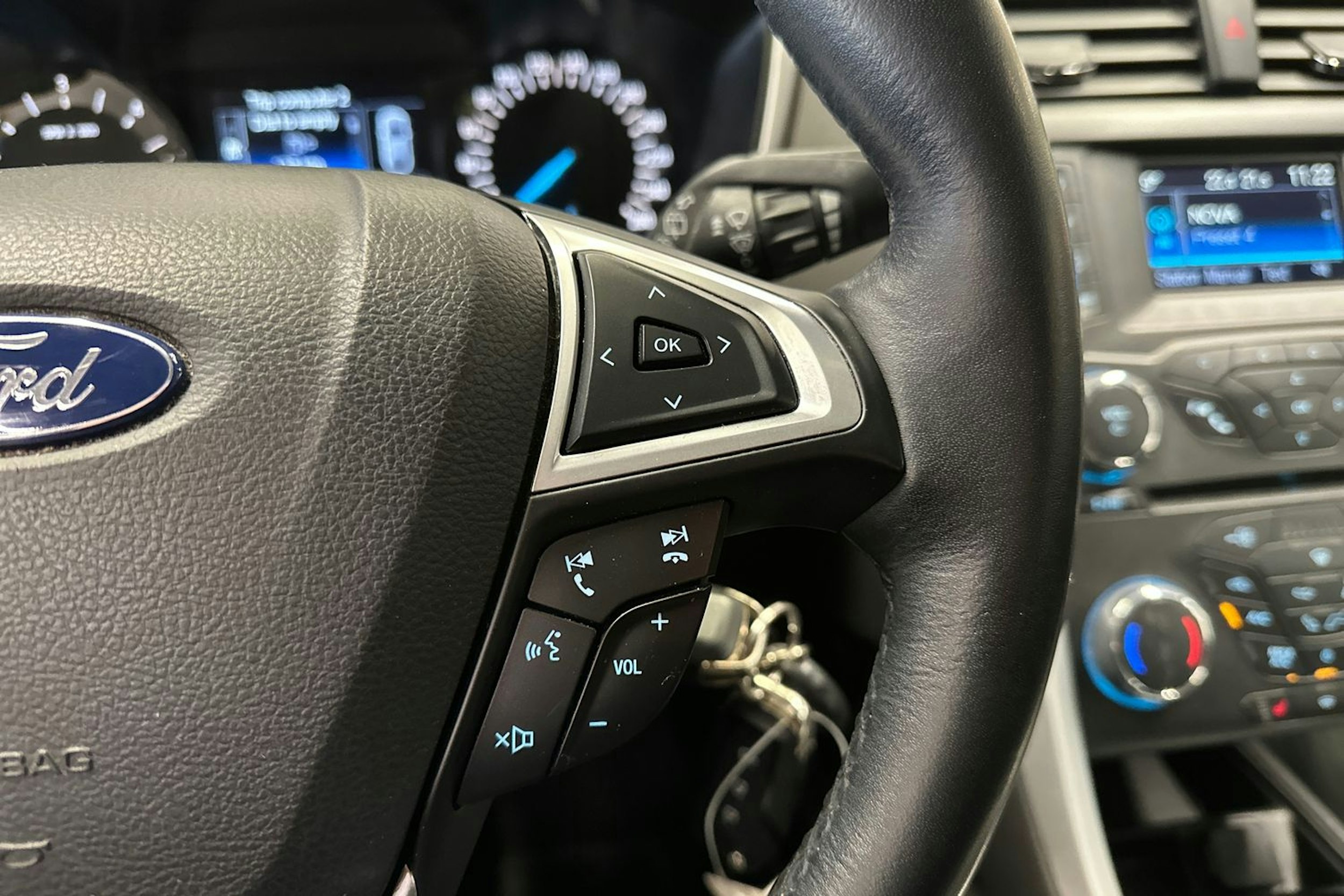 musta Ford Mondeo 2016 kuva 22.