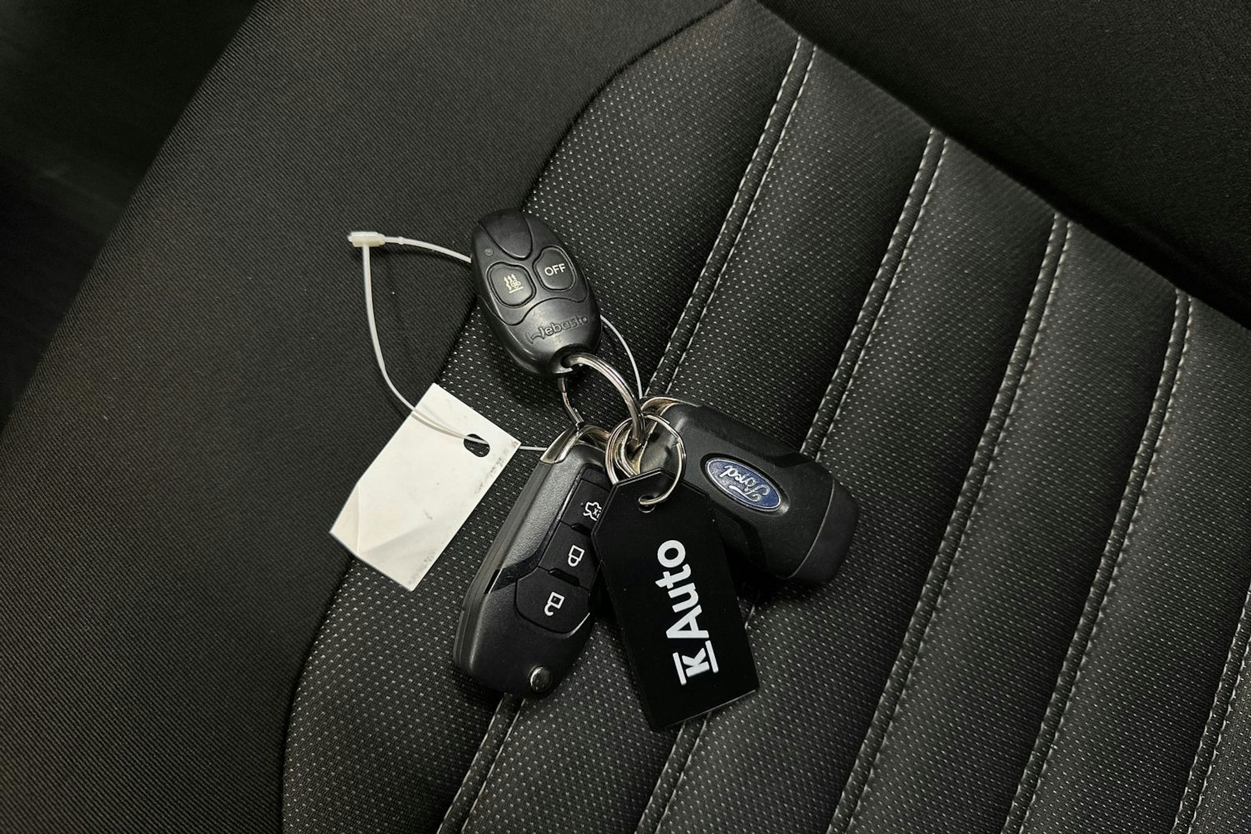 musta Ford Mondeo 2016 kuva 24.