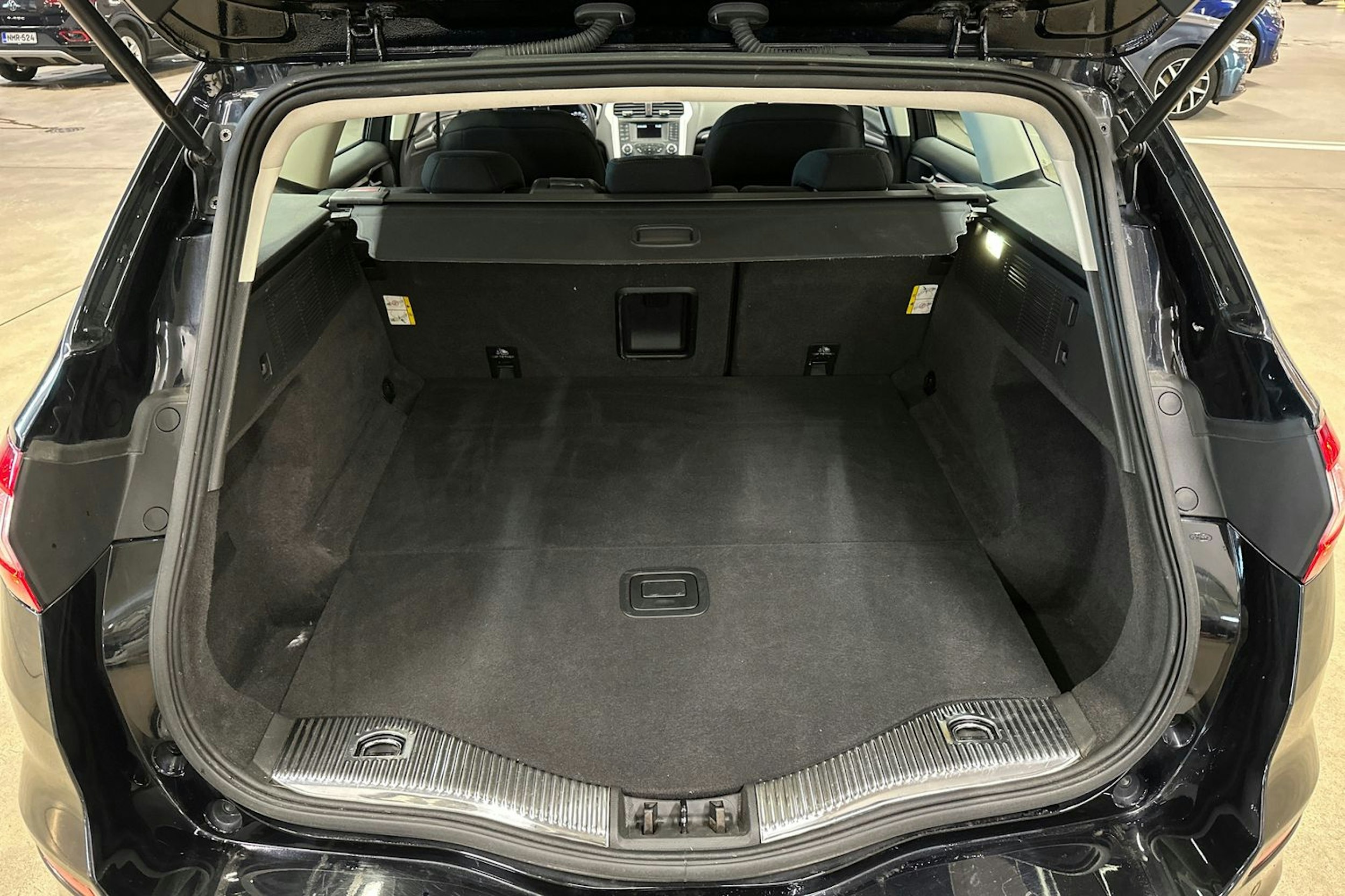 musta Ford Mondeo 2016 kuva 25.