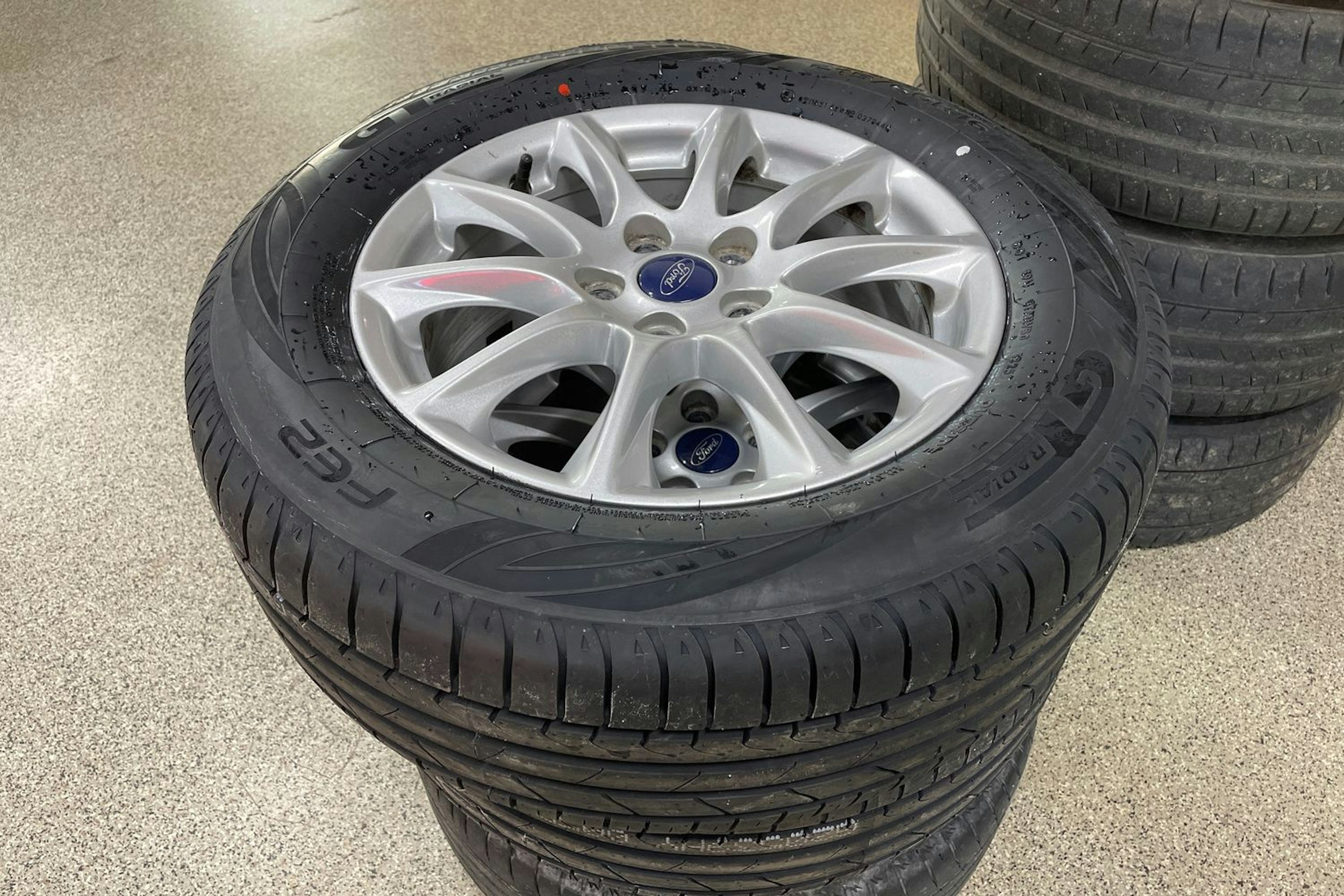 Harmaa Ford MONDEO 2016 kuva 13.