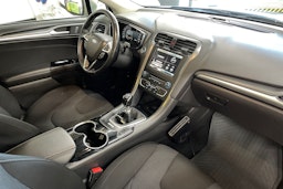 Harmaa Ford MONDEO 2016 kuva 15.