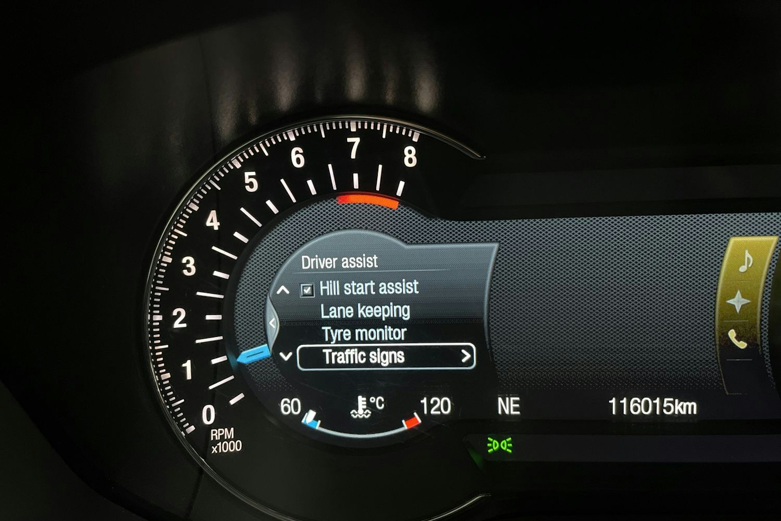 Harmaa Ford MONDEO 2016 kuva 23.