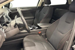 musta Ford Mondeo 2017 kuva 7.