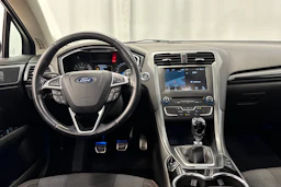 musta Ford Mondeo 2017 kuva 12.