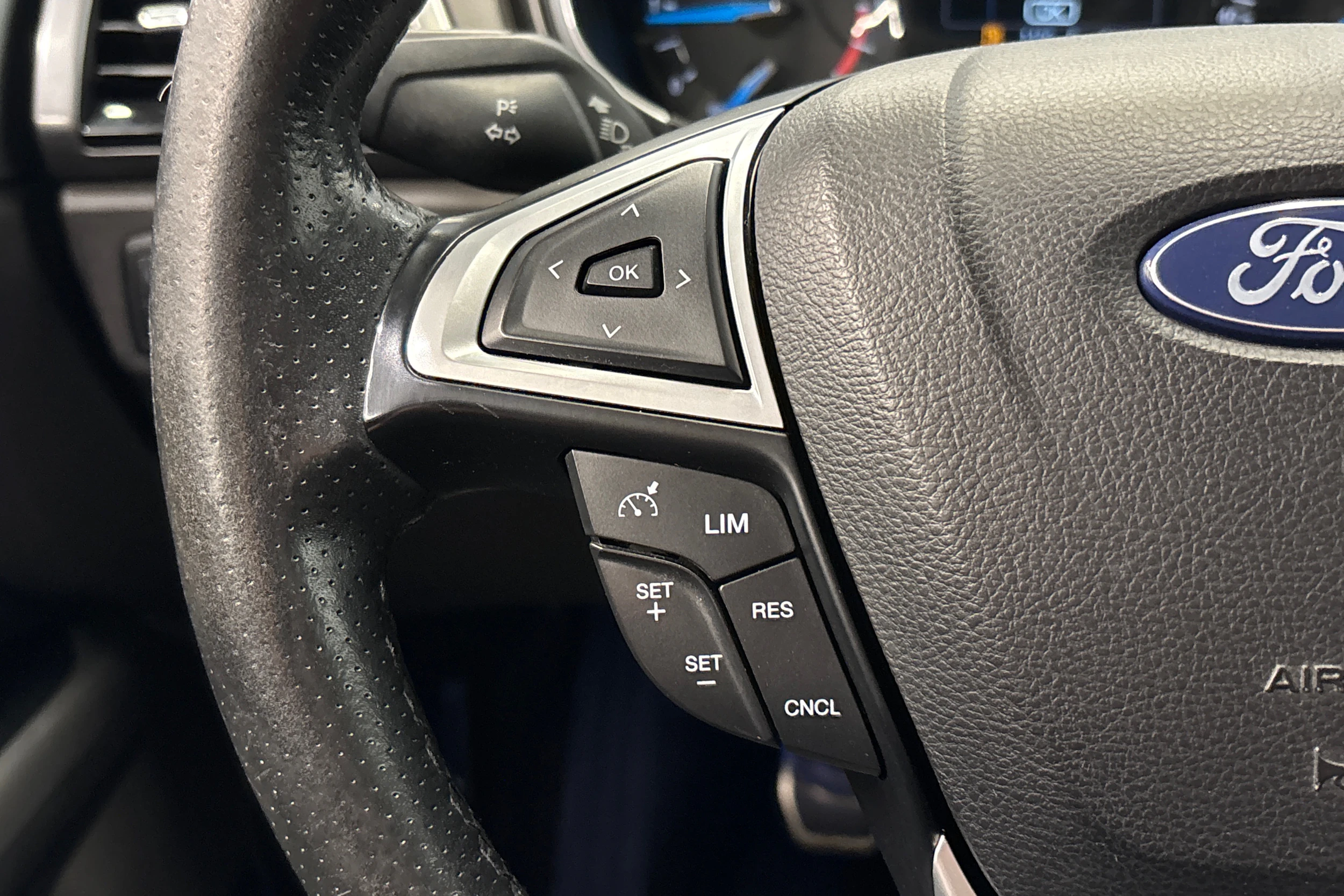 musta Ford Mondeo 2017 kuva 14.