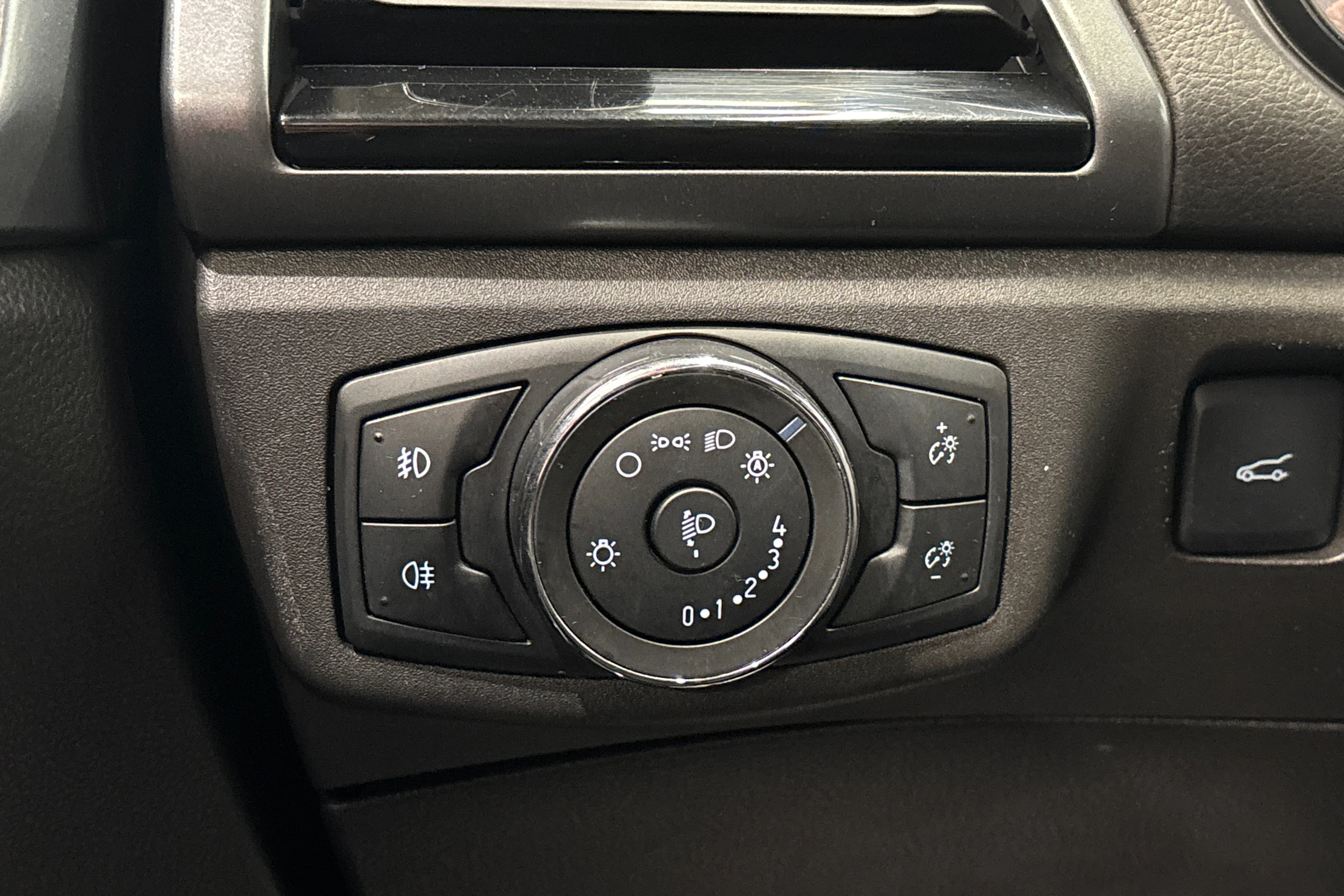 musta Ford Mondeo 2017 kuva 23.