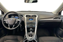 valkoinen Ford Mondeo 2017 kuva 9.
