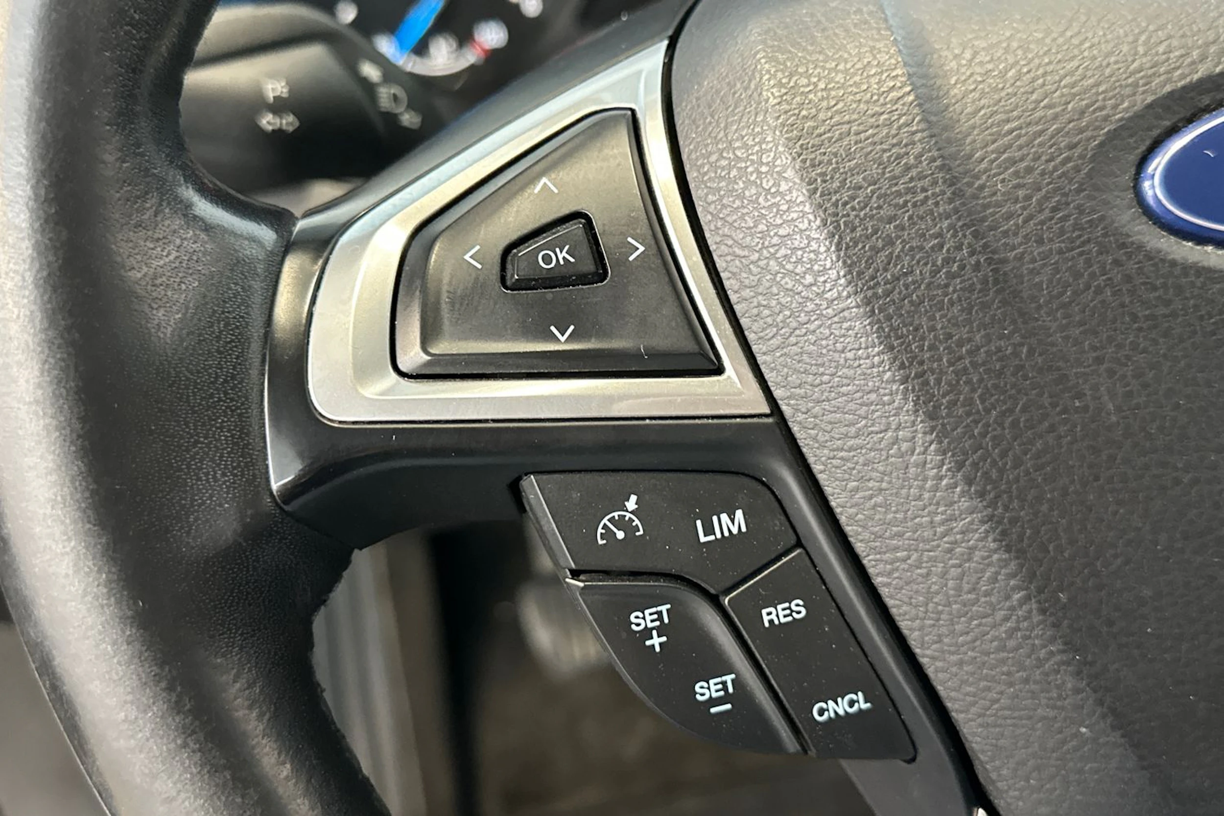 valkoinen Ford Mondeo 2017 kuva 17.