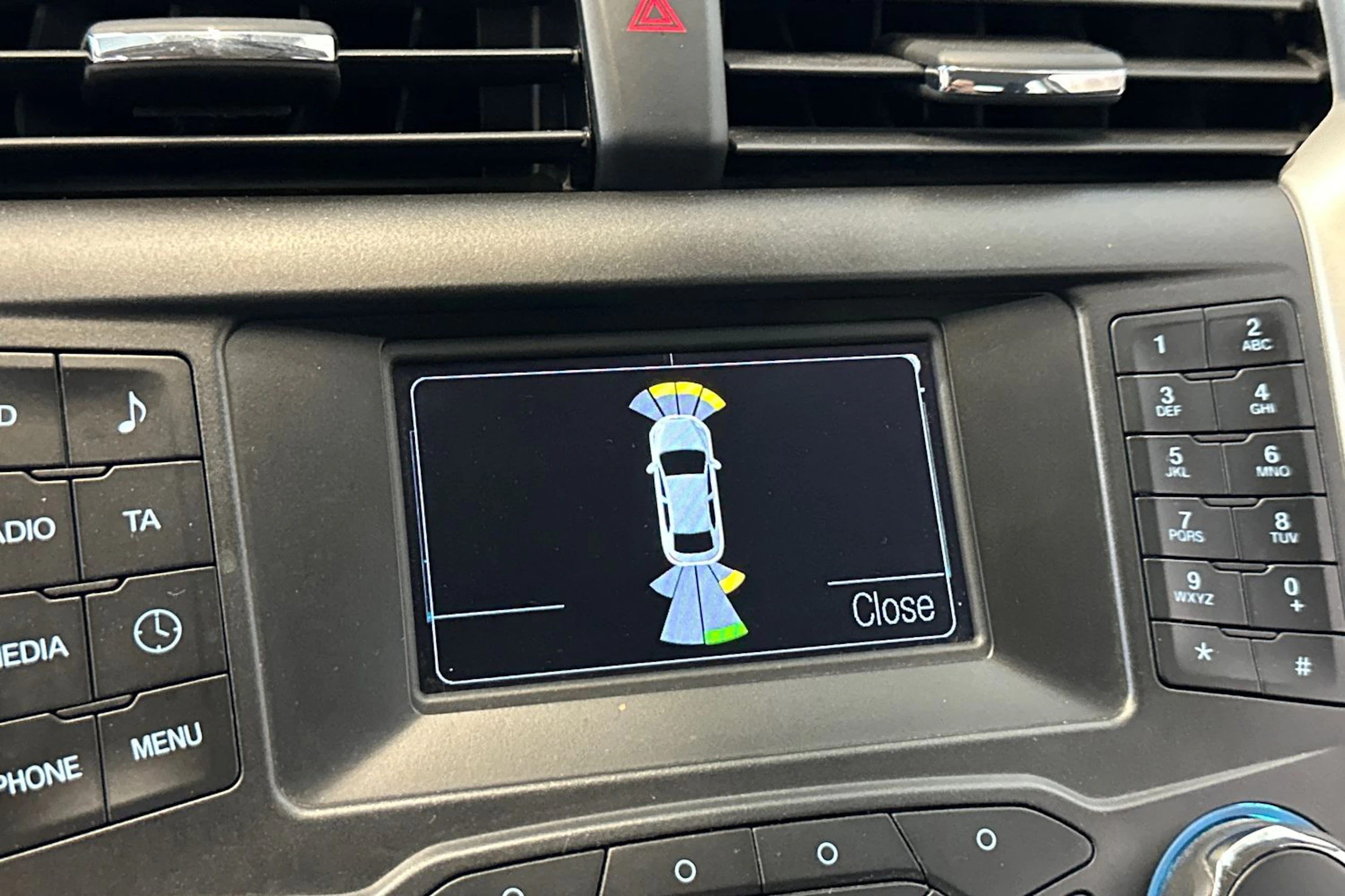 valkoinen Ford Mondeo 2017 kuva 23.