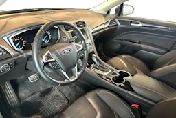 sininen Ford Mondeo 2017 kuva 3.