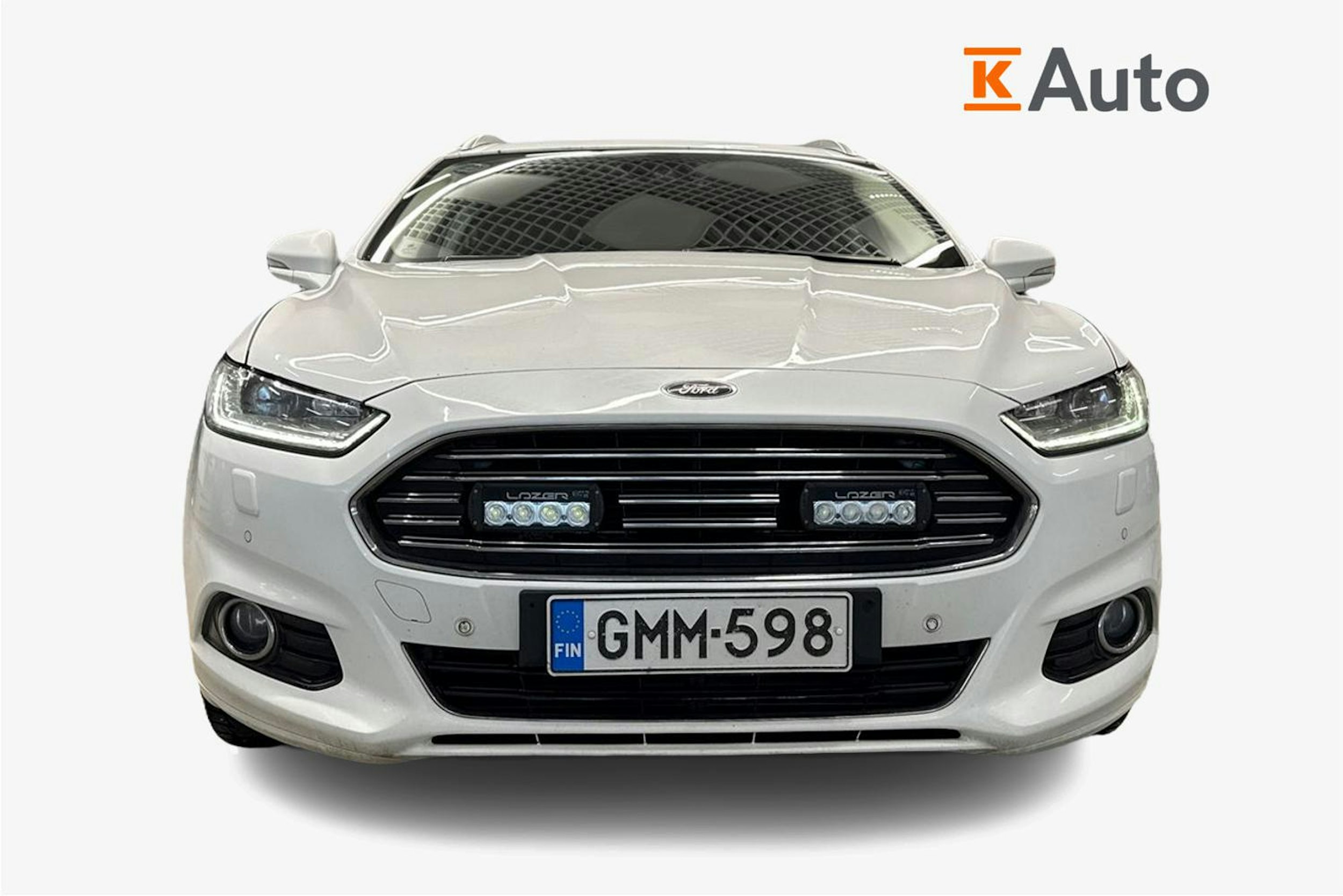 valkoinen Ford Mondeo 2017 kuva 5.