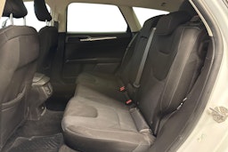 valkoinen Ford Mondeo 2017 kuva 10.