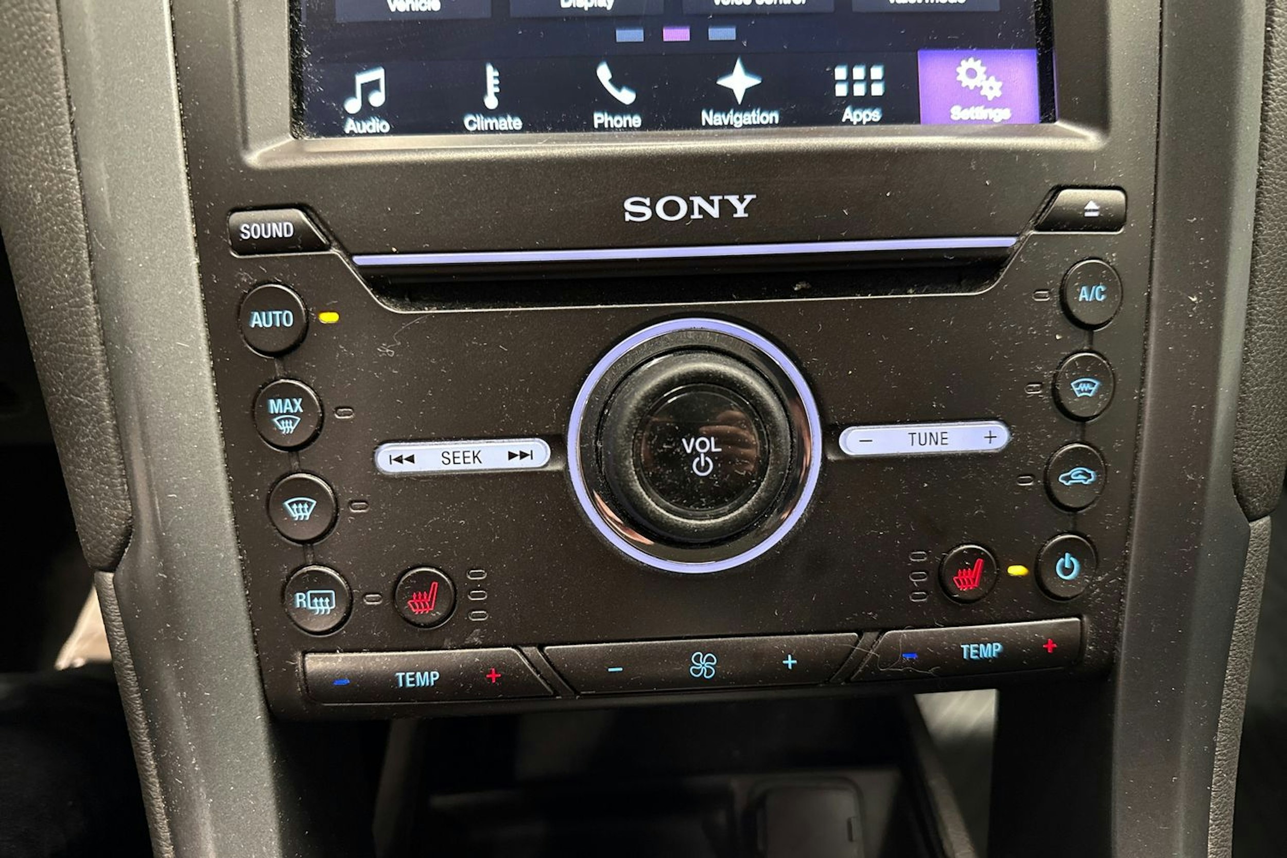 valkoinen Ford Mondeo 2017 kuva 26.