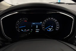 valkoinen Ford Mondeo 2017 kuva 11.
